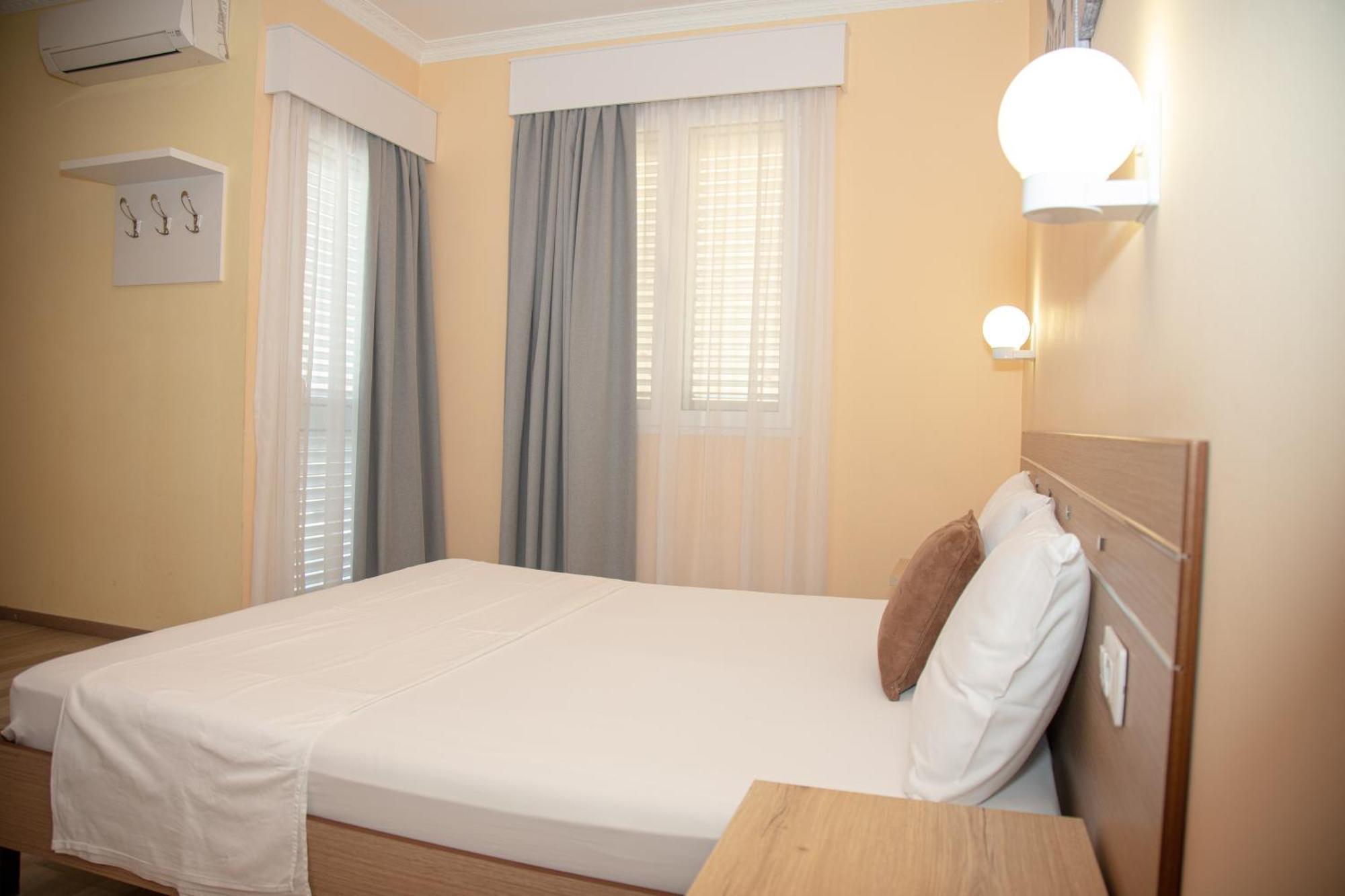 Number One Hotell 3*