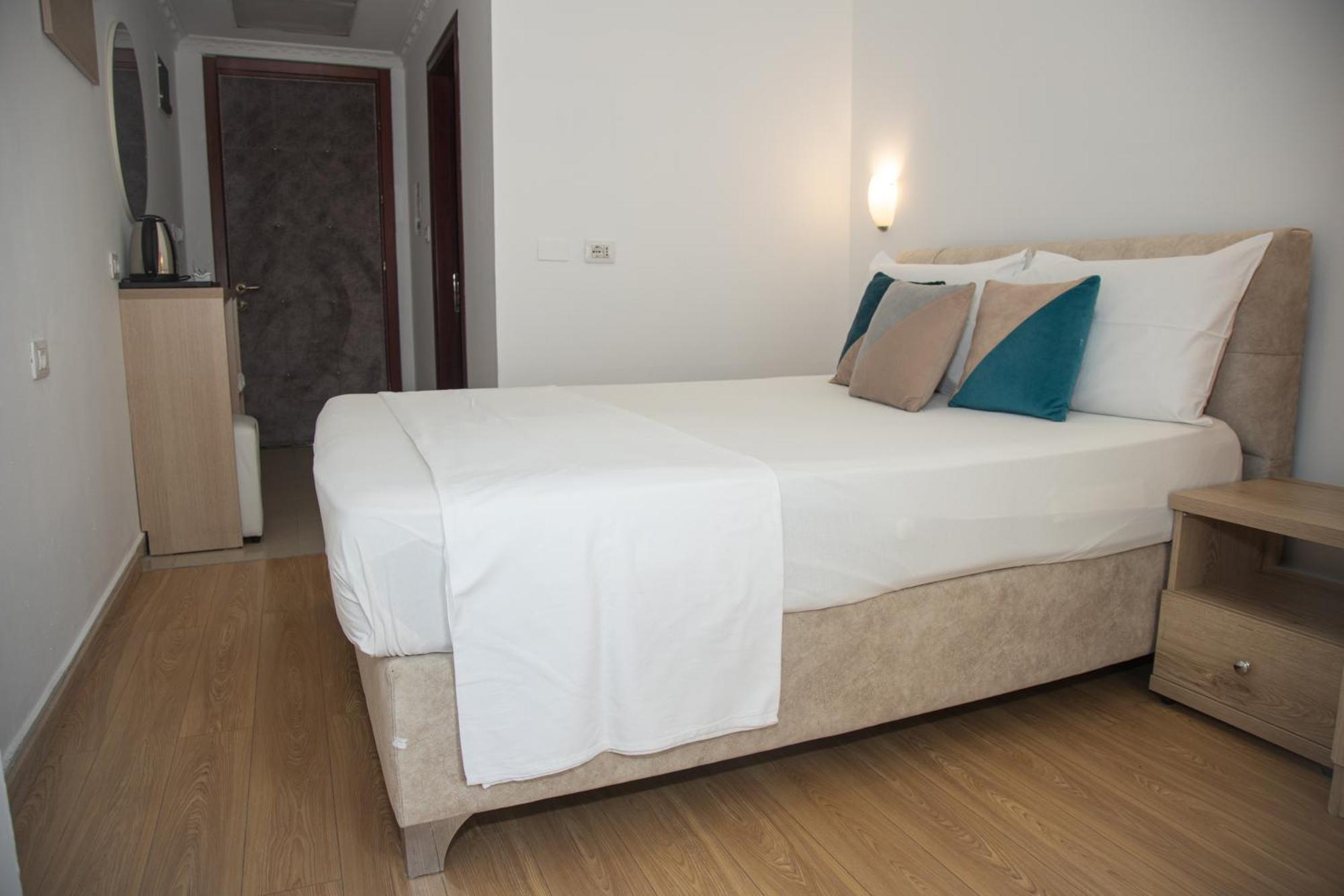 Number One Hotell